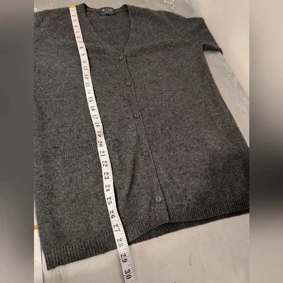 WYSE  LONDON Grey 30% Cashmere 70% Wool V Neck  Gold Sequined Sweater Size S/M - Picture 5 of 14